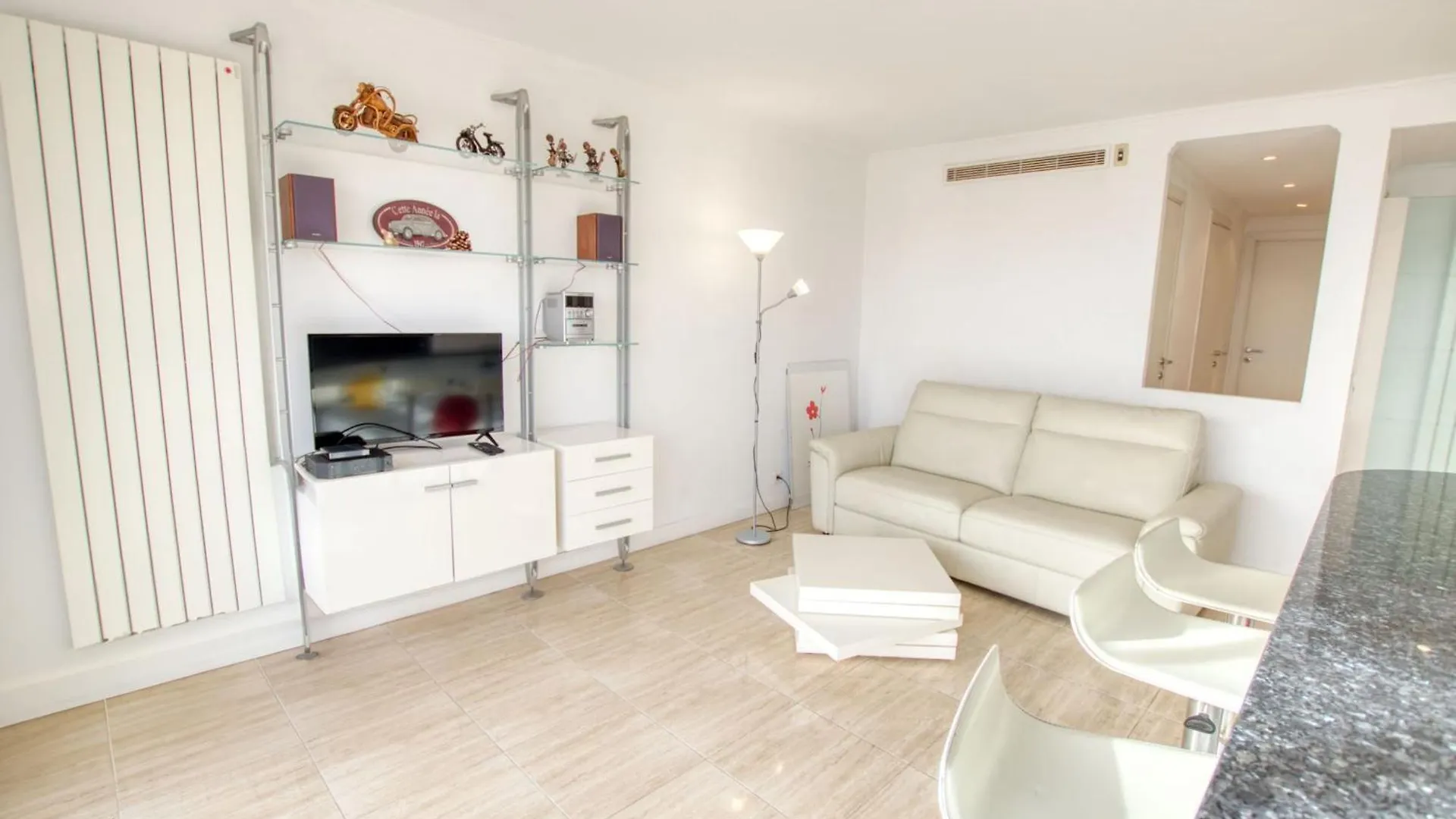 Le Clair Golfe-Juan - T2 Terrasse Vue Mer Parking Prive Wifi - Limestay Vallauris