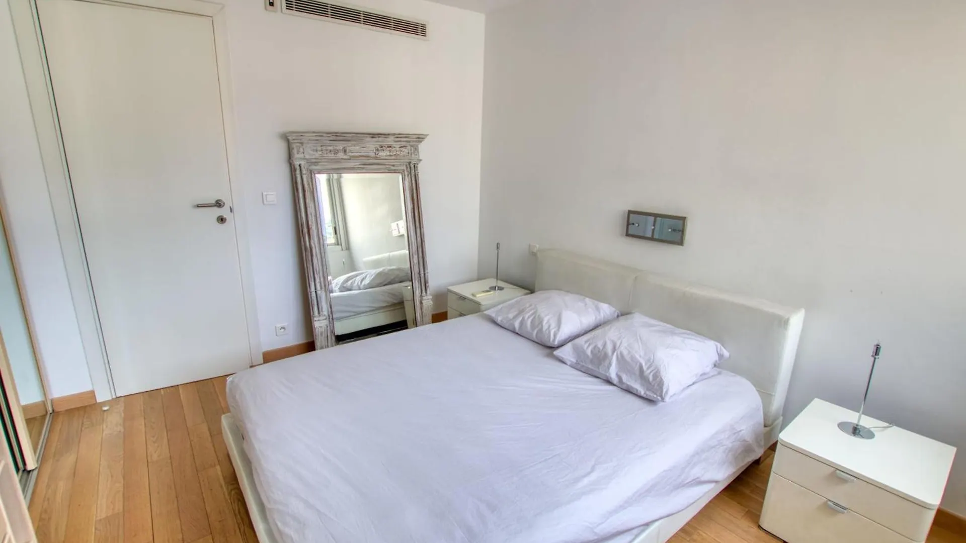 Le Clair Golfe-Juan - T2 Terrasse Vue Mer Parking Prive Wifi - Limestay Vallauris 0*,