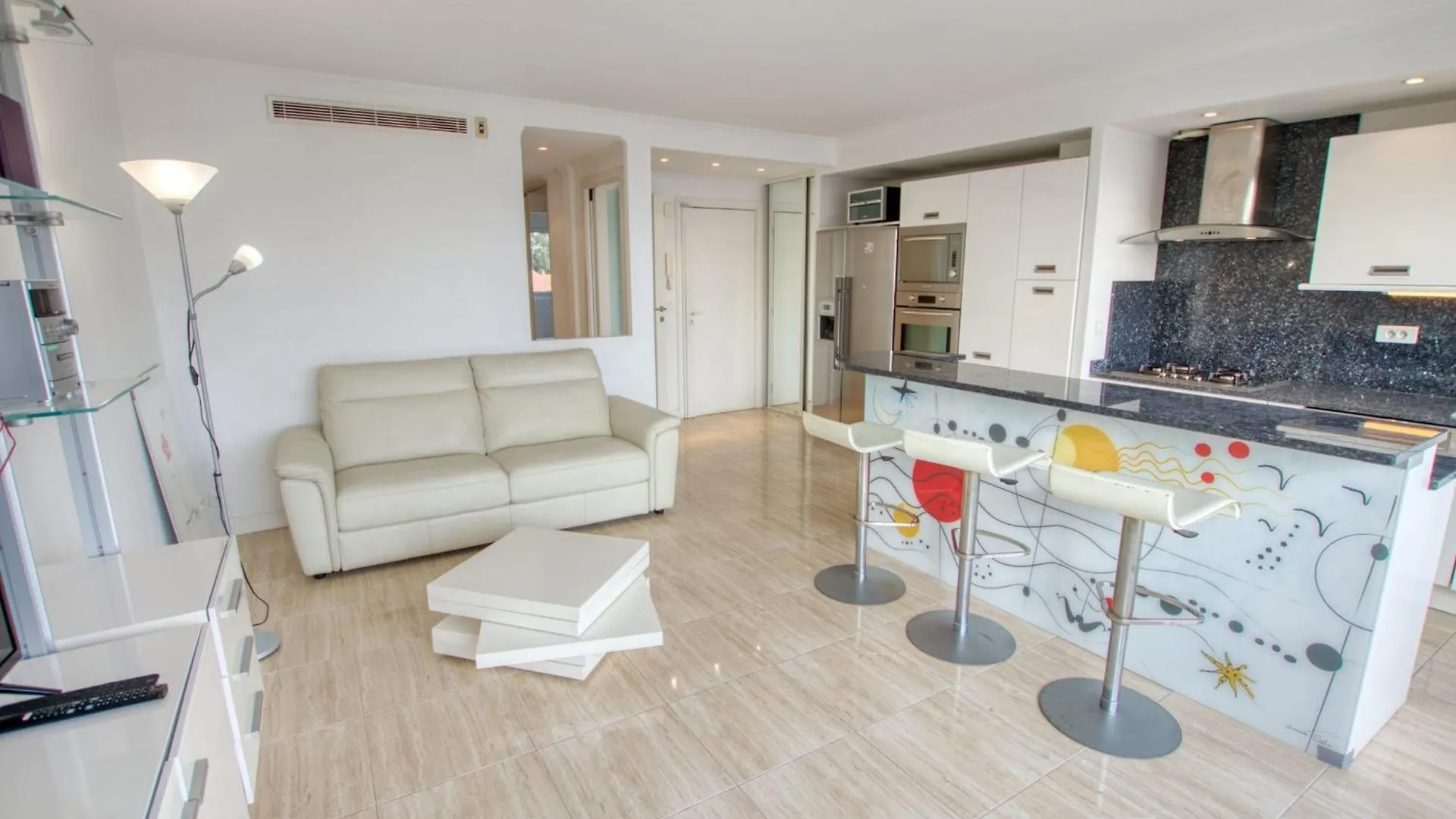 Le Clair Golfe-Juan - T2 Terrasse Vue Mer Parking Prive Wifi - Limestay Vallauris France
